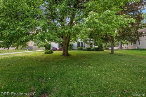 37837 Townhall St, Harrison Twp, MI, 48045-5516 | Card Image
