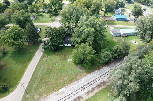 107 S Fuller St, Kenney, IL, 61749-9019 | Card Image