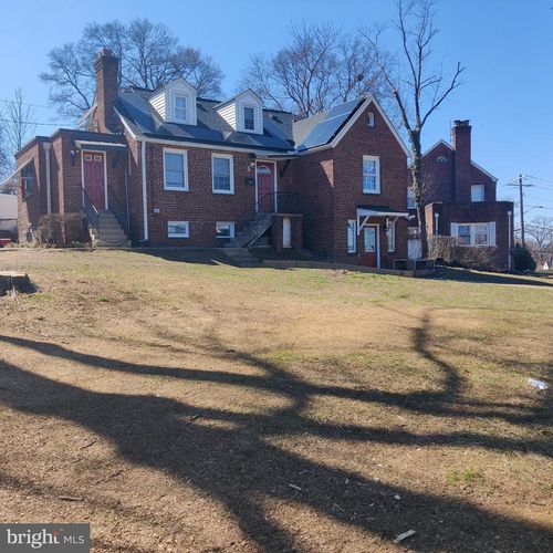 2 Seneca Dr, OXON HILL, MD, 20745-1325 | Card Image