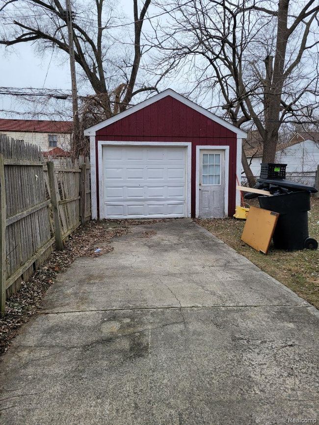 18609 Mansfield St, House other with 3 bedrooms, 2 bathrooms and null parking in Detroit MI | Image 8