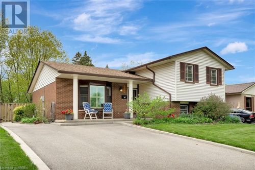 136 Brantwood Park Rd, Brantford, ON, N3P1G3 | Card Image
