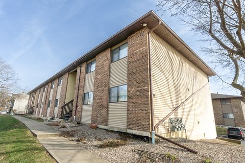 b-381 Collins St, South Elgin, IL, 60177-2348 | Card Image