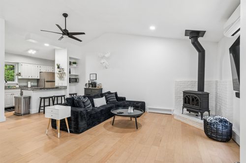 6c-253 Old Quechee Rd, Quechee, VT, 05059 | Card Image