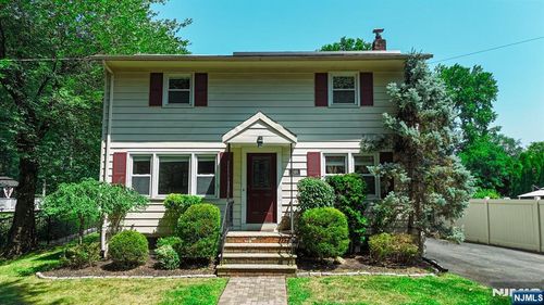 246 Horseneck Rd, Fairfield, NJ, 07004-1608 | Card Image