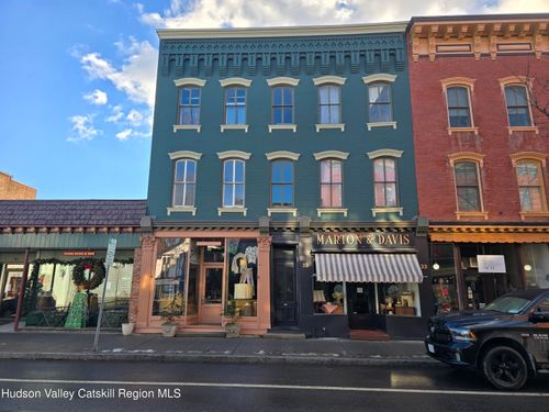 35 Main St, Chatham, NY, 12037-1265 | Card Image