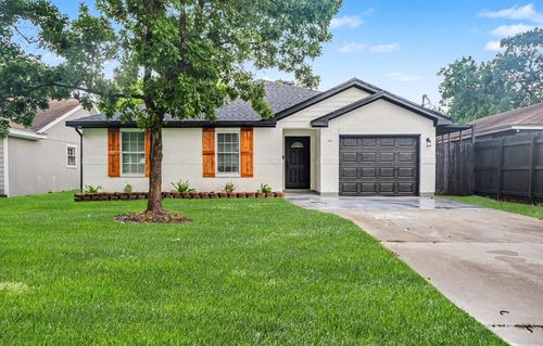 4104 1/2 20th Street N, Galveston, TX, 77590 | Card Image