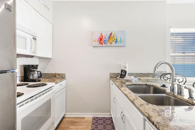 Kitchen | Image 7