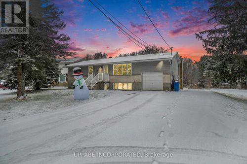 4405 Navan Rd, Navan, ON, K4B1H9 | Card Image