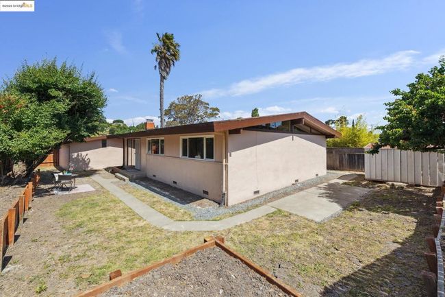 Spacious Back Yard | Image 49