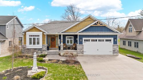 36 Green Acres Cres, Lambton Shores, ON, N0M1T0 | Card Image