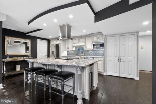 apt-31i-1420 Locust St, PHILADELPHIA, PA, 19102-4219 | Card Image