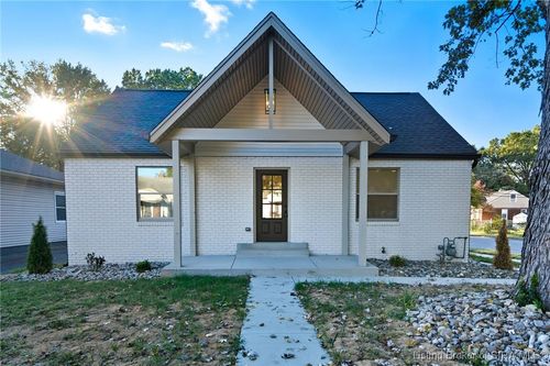 200 E Carter Ave, Clarksville, IN, 47129-2304 | Card Image