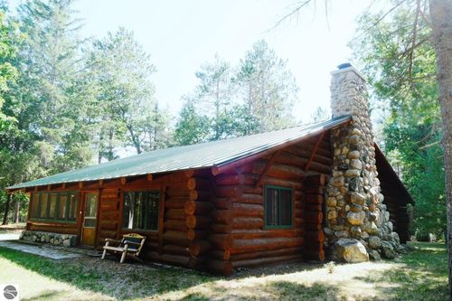 10118 Curwood Trl, Roscommon, MI, 48653-7500 | Card Image