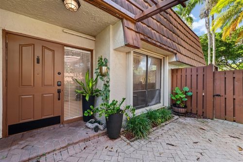 --11927 Sw 13th Ct, Davie, FL, 33325-6601 | Card Image