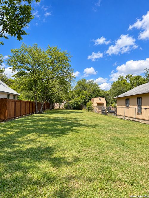 143 Yucca, San Antonio, TX, 78203 | Card Image