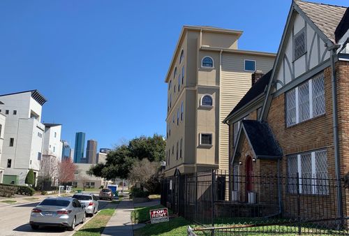 3-401 W Clay St, Houston, TX, 77019-4468 | Card Image