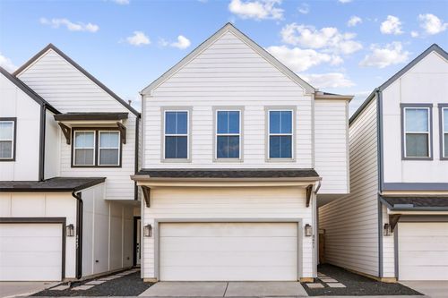 8451 Berry Brush Ln, Houston, TX, 77022-1753 | Card Image