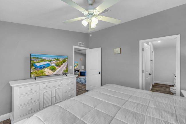 Primary Bedroom | Image 12