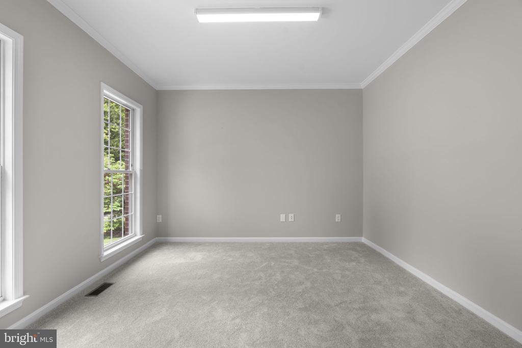 Residential in ELLICOTT CITY 4
