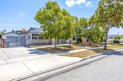 8082 San Heron Cir, Buena Park, CA, 90620-2914 | Card Image