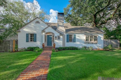 2221 Olive St, Baton Rouge, LA, 70806-6623 | Card Image