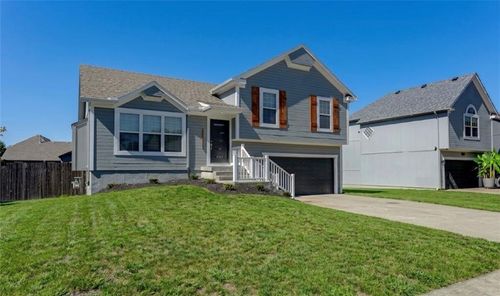 626 S Walnut St, Gardner, KS, 66030-7504 | Card Image