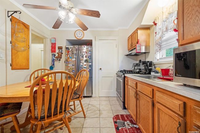48 Davis St, House other with 3 bedrooms, 2 bathrooms and null parking in Freeport NY | Image 5