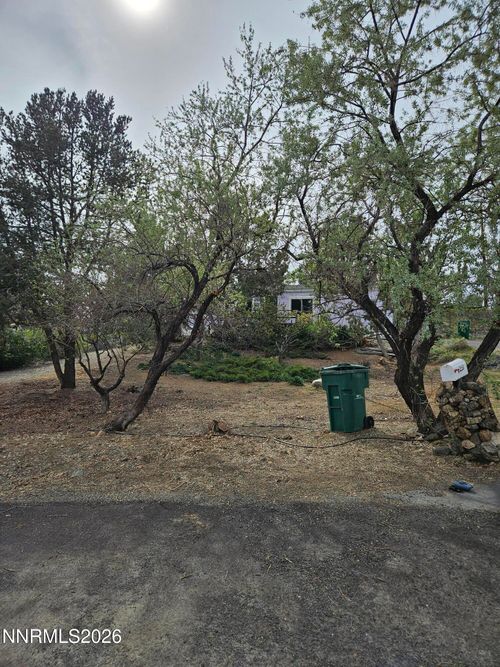 255 Danforth Dr, Sun Valley, NV, 89433-6712 | Card Image