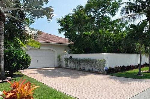 810 Ne 21st Dr, Wilton Manors, FL, 33305-2226 | Card Image