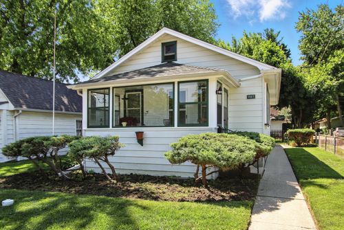 907 W Grove Ave, Waukegan, IL, 60085-1852 | Card Image