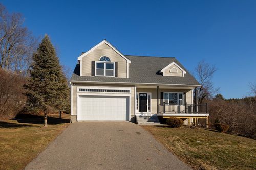 26 Moffat St, Portsmouth, NH, 03801-5325 | Card Image