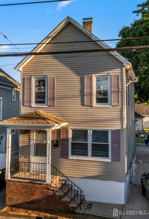 218 Washington Rd, Sayreville, NJ, 08872-1825 | Card Image