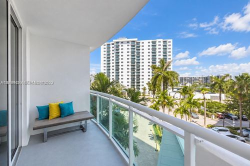 433-3001 S Ocean Dr, Hollywood, FL, 33019-2830 | Card Image