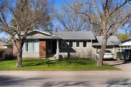 5926 Sherwood Dr, Regina, SK, S4T6Y7 | Card Image
