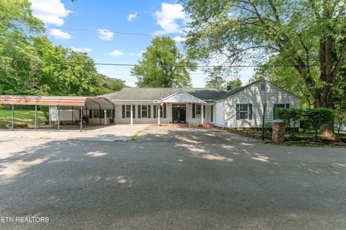 702 Meadowview Dr, Harriman, TN, 37748-5929 | Card Image