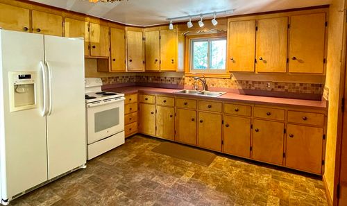 57 Winter St, Leominster, MA, 01453-2849 | Card Image