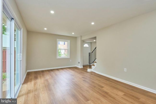 8321 Irongate Way, Townhouse with 3 bedrooms, 3 bathrooms and null parking in MANASSAS VA | Image 8