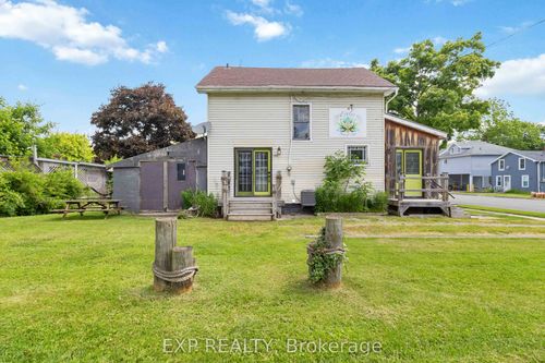 105 Market St E, Port Dover, ON, N0A1N0 | Card Image