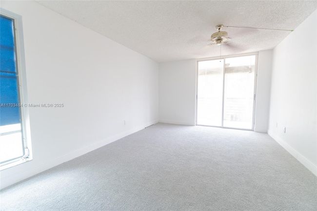 APT-402 - 20840 San Simeon Way, Condo with 2 bedrooms, 2 bathrooms and null parking in Miami FL | Image 4