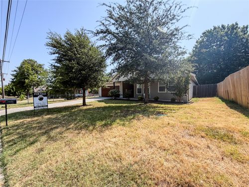 402 N Trinity St, Decatur, TX, 76234-1418 | Card Image