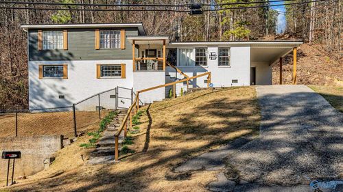 902 Highland Way, Gadsden, AL, 35901-2330 | Card Image