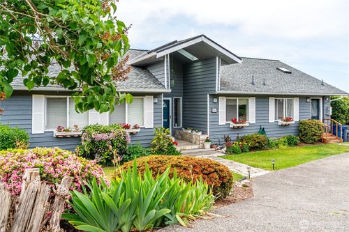 243 Henning Drive, Camano Island, WA, 98282 | Card Image