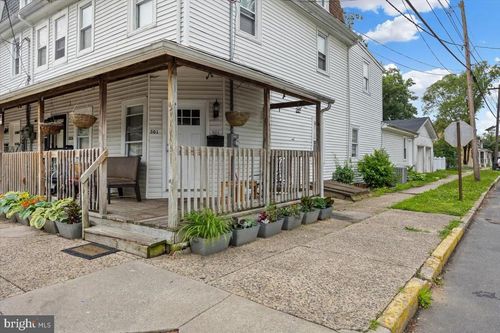 301 Broad St, Beverly, NJ, 08010-1106 | Card Image