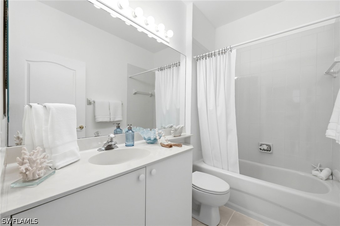 Residential in Naples 4