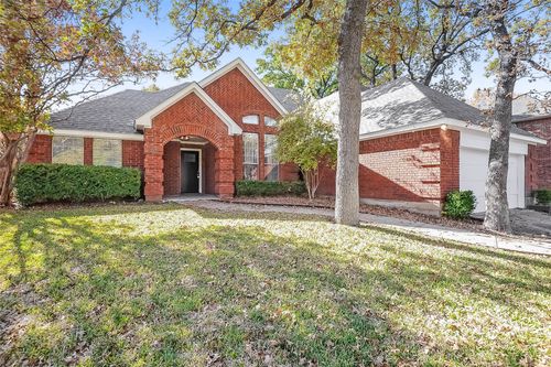 2157 S Winding Creek Dr, Grapevine, TX, 76051-6945 | Card Image