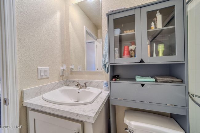 Bathroom | Image 15