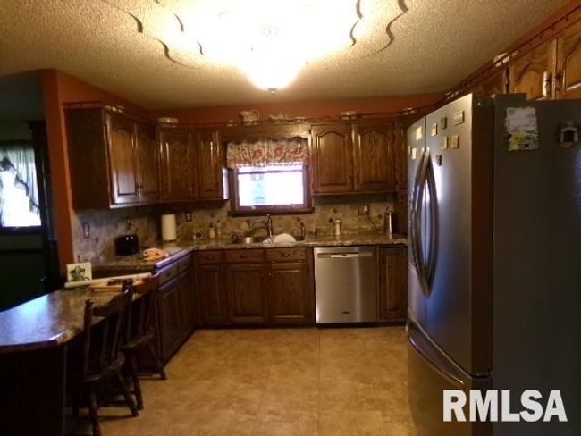 2225 Route 34, House other with 4 bedrooms, 2 bathrooms and null parking in Rosiclare IL | Image 11
