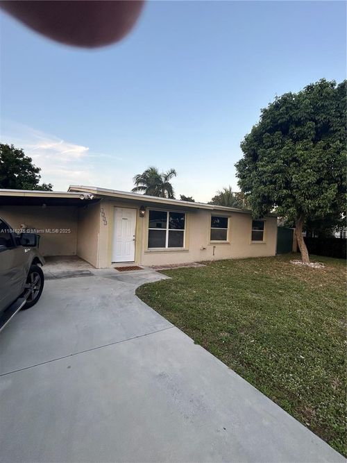 6201-6201 Sw 38th Ct, Davie, FL, 33314-2523 | Card Image