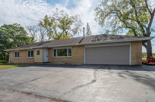 1785 W Pines Rd, Oregon, IL, 61061-9550 | Card Image