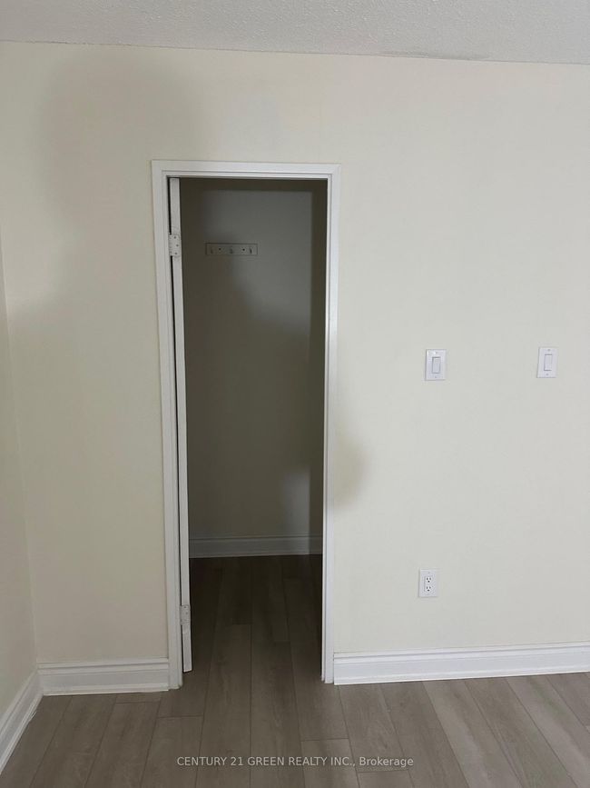 908 - 2645 Kipling Ave, Condo with 2 bedrooms, 1 bathrooms and 1 parking in Etobicoke ON | Image 6